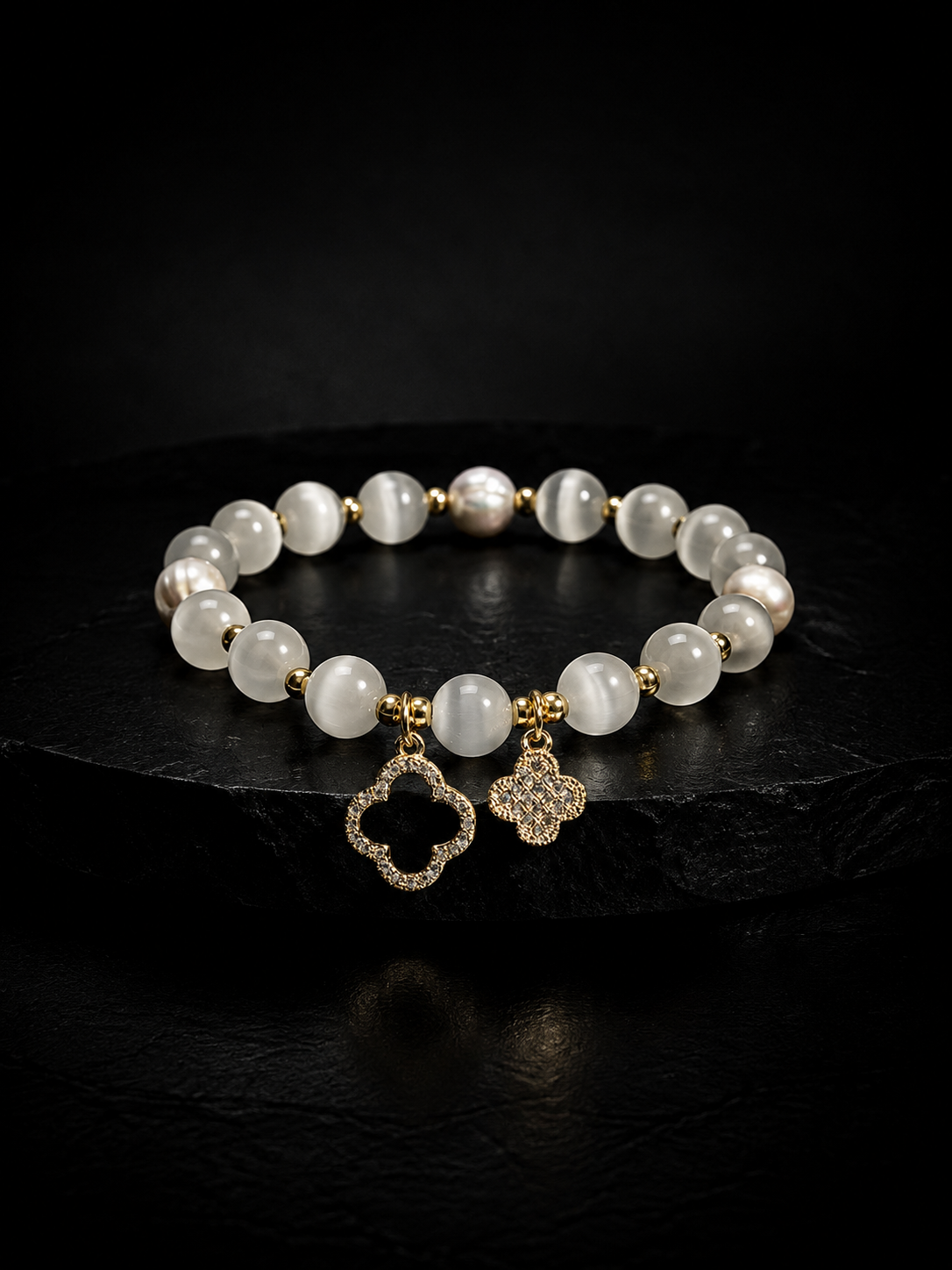 Velora Lumière Pearl Charm Bracelet
